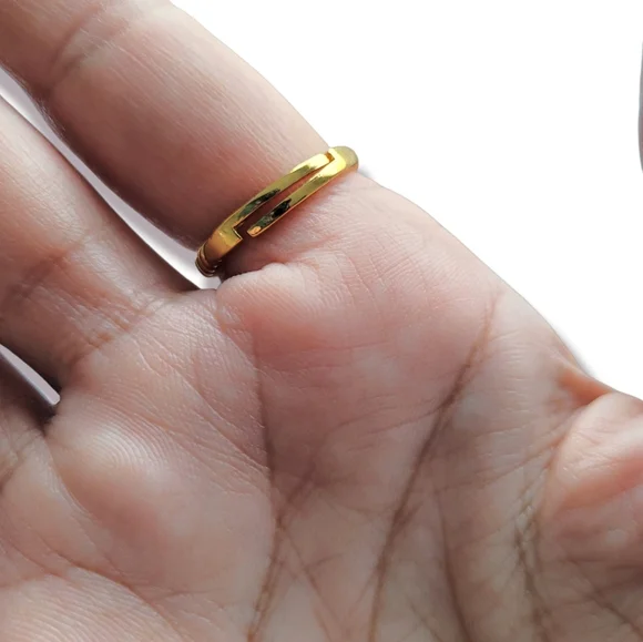 Queen Bee Citrine Cubic Zirconia 18K Gold Plated Silver Adjustable Ring - Picture 4 of 5